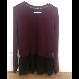 Beautiful Victoria’s Secret top!! EUC!!